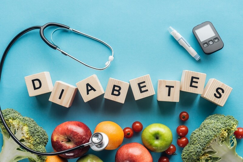 alimentação balanceada ajuda a manter a diabetes sob controle